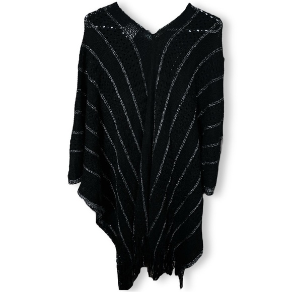 BCBG MaxAzria Fringe Tinsel Crochet Open Knit Pullover Poncho Sweater ONE SIZE - Picture 2 of 4